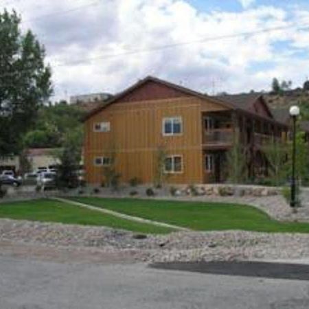 Centennial Suites & Extended Stay Rifle Exterior photo