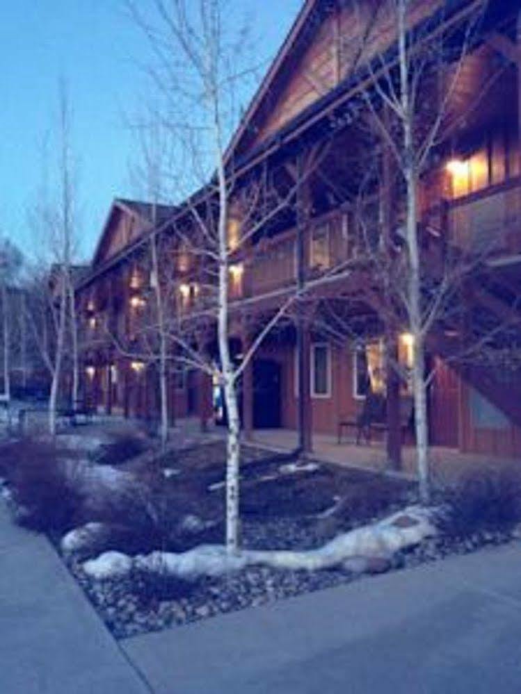 Centennial Suites & Extended Stay Rifle Exterior photo