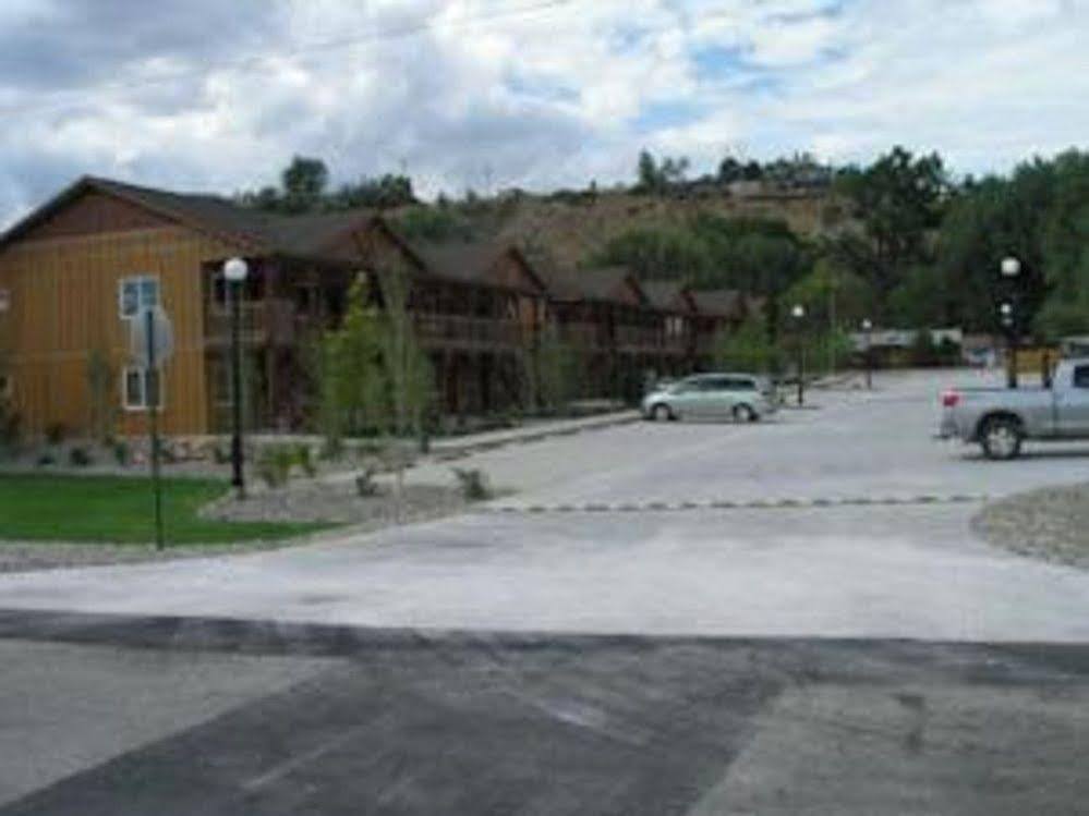 Centennial Suites & Extended Stay Rifle Exterior photo