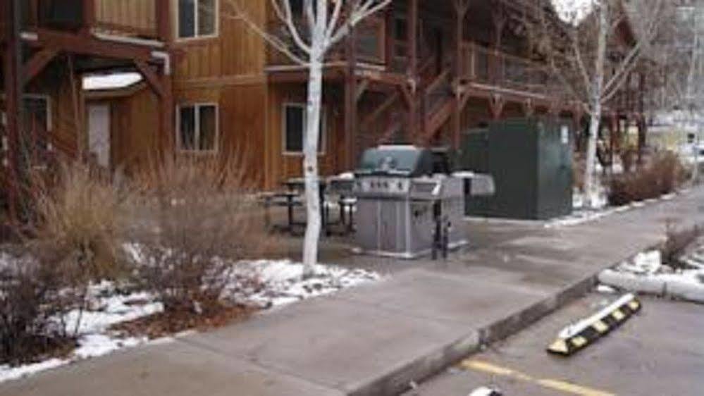 Centennial Suites & Extended Stay Rifle Exterior photo